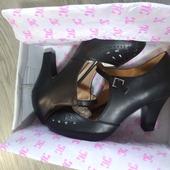 🖤 Journee Collection Elsa Buckle Pump – Black (Size 7, NIB) Rare & Discontinued - Picture 4 of 7